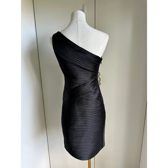 BCBG Maxazri Mamie One Shoulder Cocktail Dress Mini Black Size 6 bandage style - Picture 5 of 9